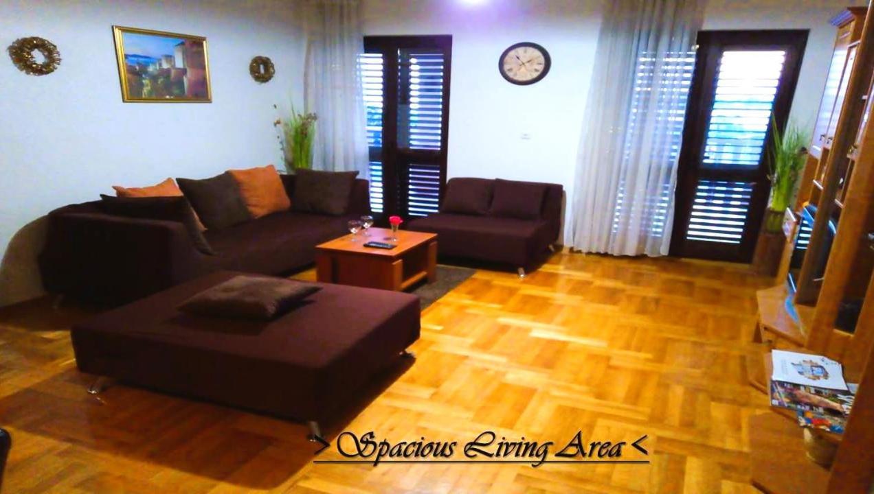 House White Stone Split Apartment Podstrana Bilik gambar