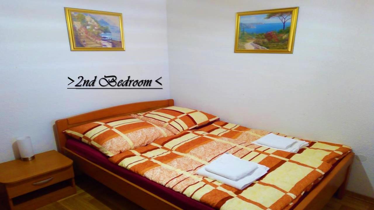 House White Stone Split Apartment Podstrana Bilik gambar