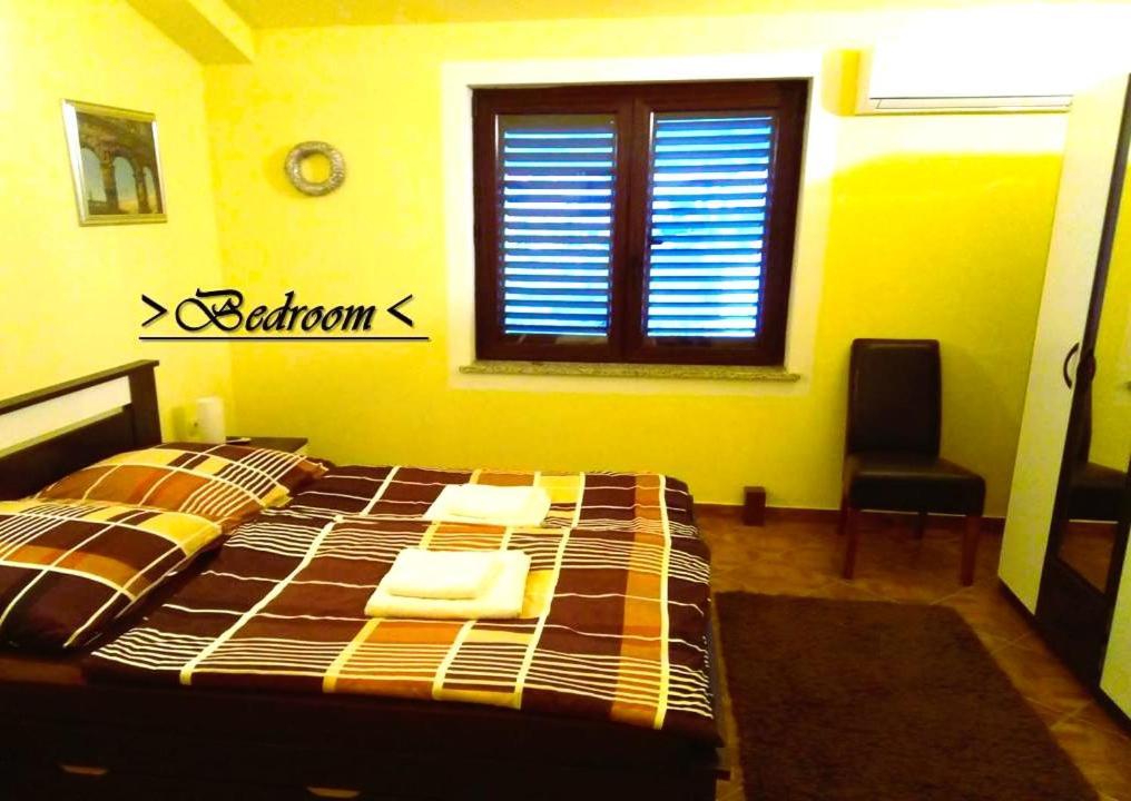 House White Stone Split Apartment Podstrana Bilik gambar