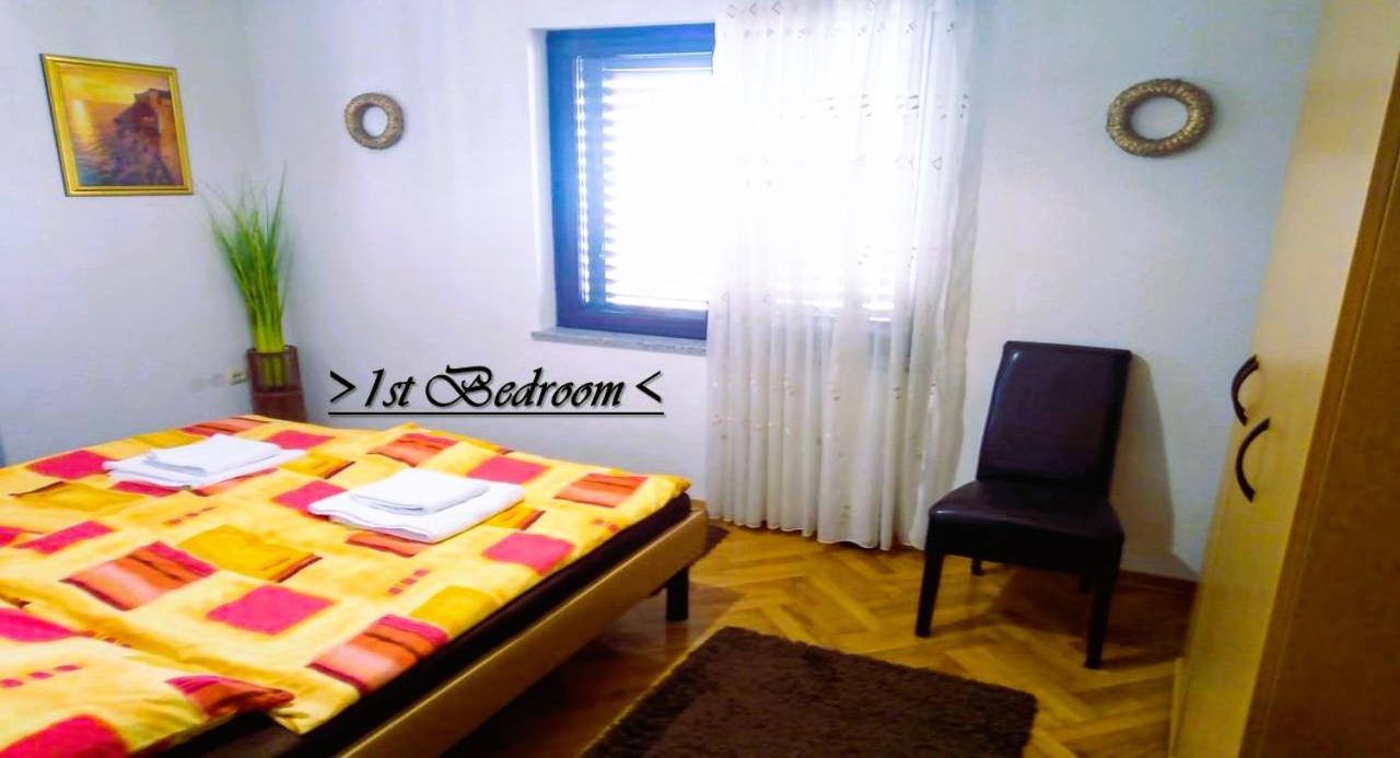 House White Stone Split Apartment Podstrana Bilik gambar