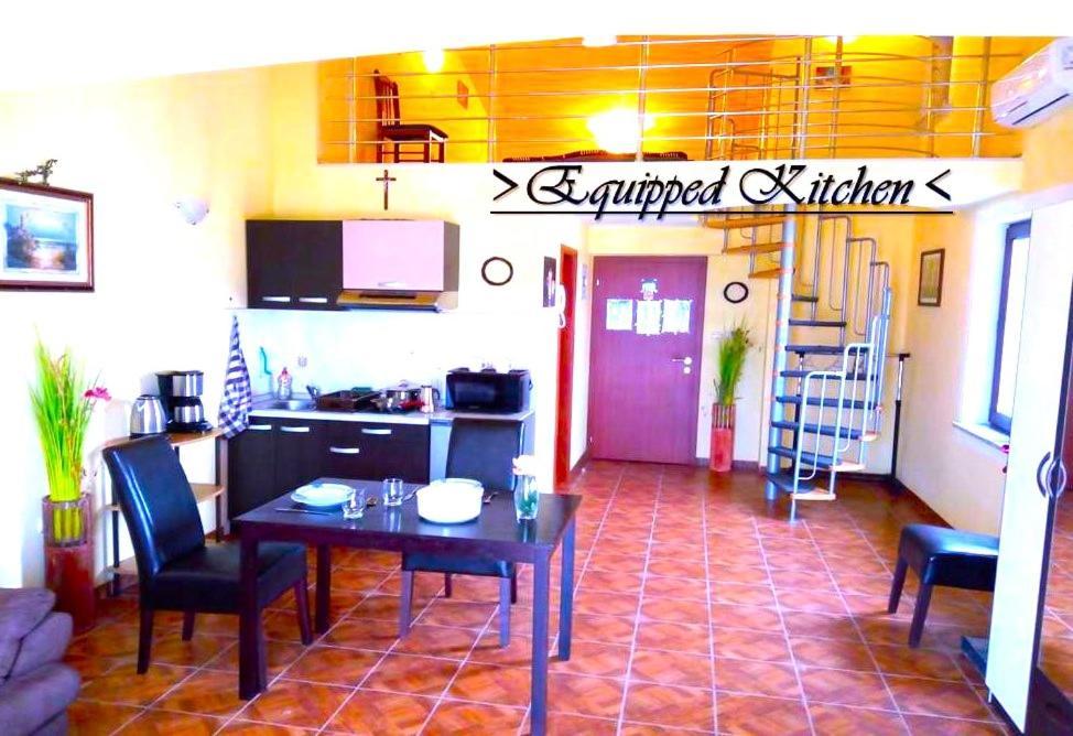 House White Stone Split Apartment Podstrana Bilik gambar