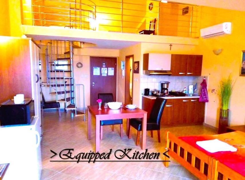 House White Stone Split Apartment Podstrana Bilik gambar