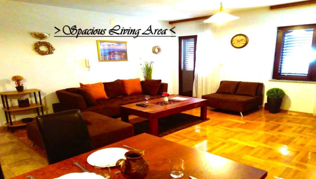House White Stone Split Apartment Podstrana Bilik gambar
